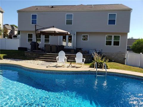 328 Brandywine Dr, Irwin, PA 15642 photo 8