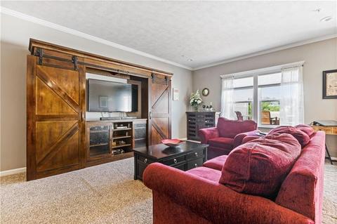504 Isabella Ct, Coraopolis, PA 15108 photo 5