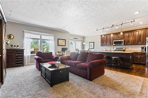 504 Isabella Ct, Coraopolis, PA 15108 photo 4
