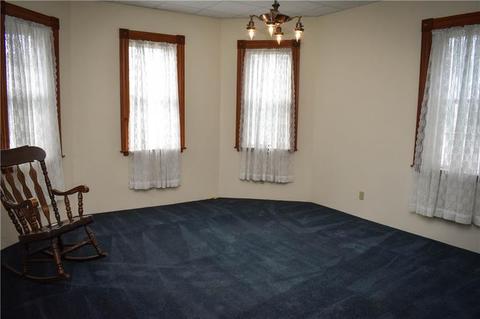 505 Walnut St, Irwin, PA 15642 photo 9