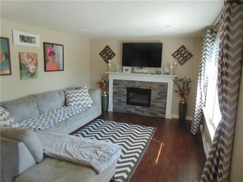 1109 8th St, Irwin, PA 15642 photo 3