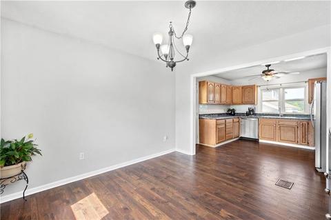 1805 Devonshire Rd, Coraopolis, PA 15108 photo 7