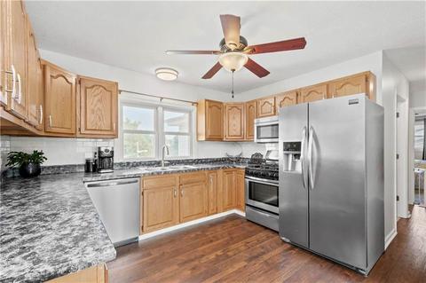 1805 Devonshire Rd, Coraopolis, PA 15108 photo 10