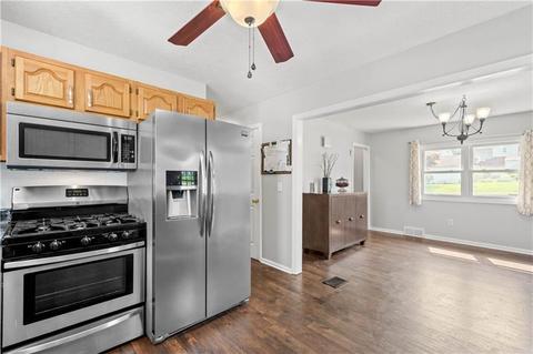 1805 Devonshire Rd, Coraopolis, PA 15108 photo 12