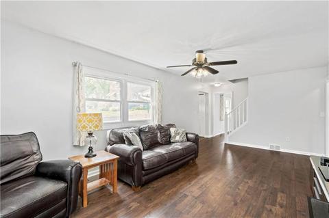 1805 Devonshire Rd, Coraopolis, PA 15108 photo 6