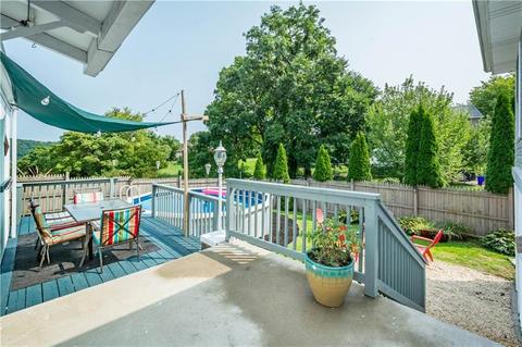 1805 Devonshire Rd, Coraopolis, PA 15108 photo 2