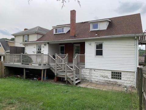 627 Maple St, Irwin, PA 15642 photo 5