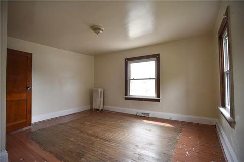 627 Maple St, Irwin, PA 15642 photo 8