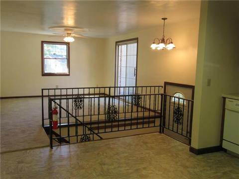 105 Cherry St, Apollo, PA 15613 photo 6