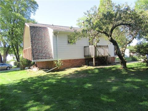 105 Cherry St, Apollo, PA 15613 photo 2