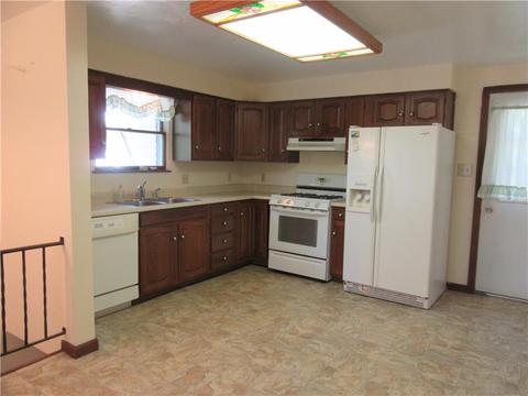 105 Cherry St, Apollo, PA 15613 photo 7