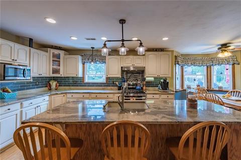 110 Rizzi Dr, Irwin, PA 15642 photo 8