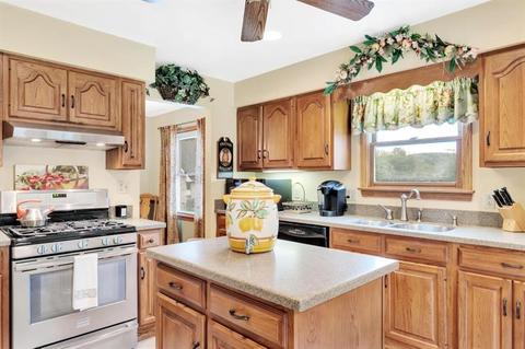 1910 Melvina, Reserve, PA 15212 photo 3