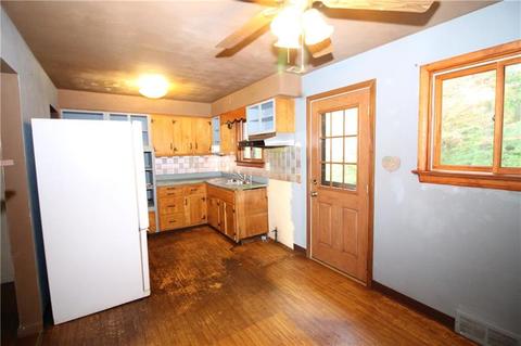 65 Munntown Rd, Eighty Four, PA 15330 photo 6