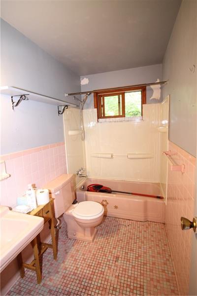 65 Munntown Rd, Eighty Four, PA 15330 photo 7