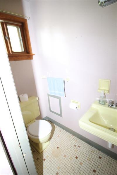 65 Munntown Rd, Eighty Four, PA 15330 photo 9