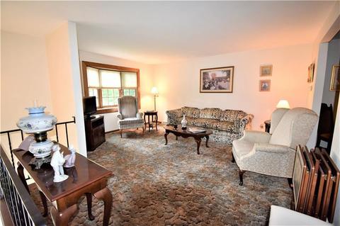 208 Junior High Dr, Irwin, PA 15642 photo 5
