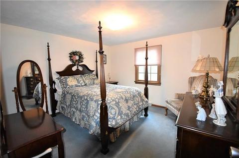208 Junior High Dr, Irwin, PA 15642 photo 11