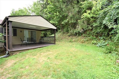 208 Junior High Dr, Irwin, PA 15642 photo 18