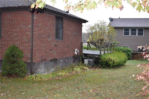 704 Pine St, Mars, PA 16046 photo 4