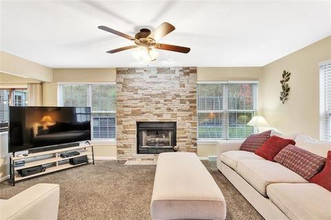 507 Blackburn Ct, Seven Fields, PA 16046 photo 2