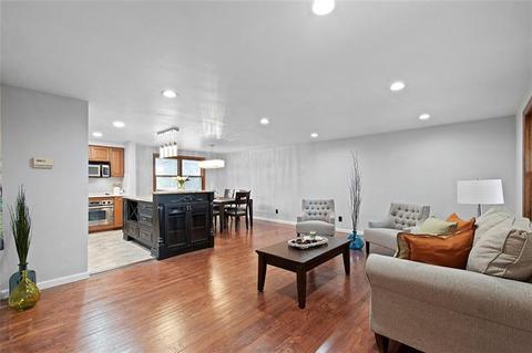 1373 Regency Dr, Mccandless, PA 15237 photo 2