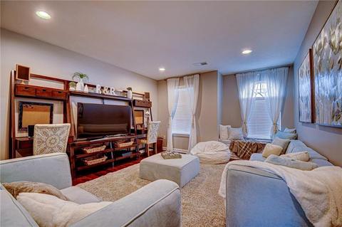 365 Brandywine Dr, Irwin, PA 15642 photo 9