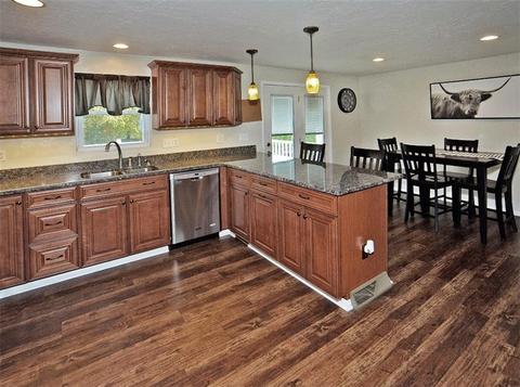 5 Cambridge Dr, Irwin, PA 15642 photo 4