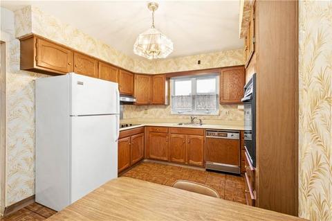 131 Techview Ter, Pittsburgh, PA 15213 photo 8