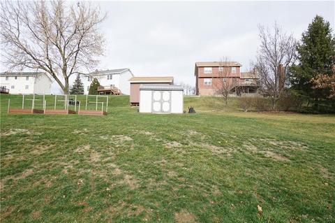 123 Cedar Ridge Dr, Monaca, PA 15061 photo 4