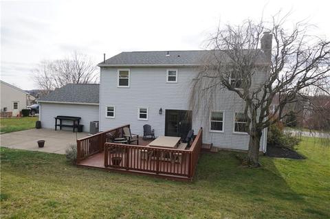 123 Cedar Ridge Dr, Monaca, PA 15061 photo 3