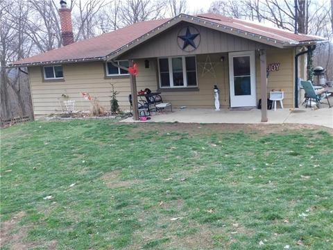 2870 Walters Ct, Export, PA 15632 photo 1