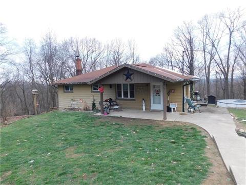 2870 Walters Ct, Export, PA 15632 photo 2