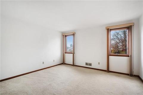 45 Barri Dr, Irwin, PA 15642 photo 16