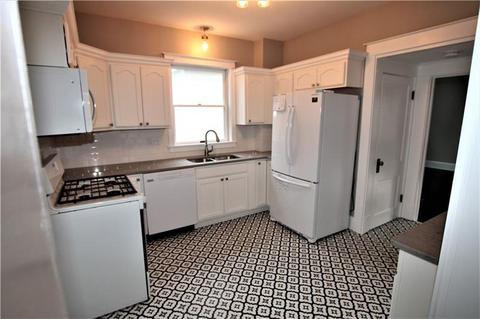 215 E Spring St, Zelienople, PA 16063 photo 9