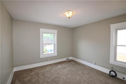 215 E Spring St, Zelienople, PA 16063 photo 15