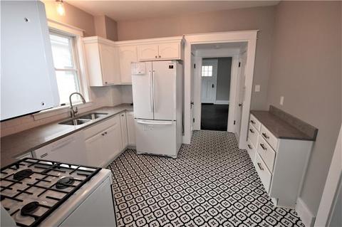 215 E Spring St, Zelienople, PA 16063 photo 8