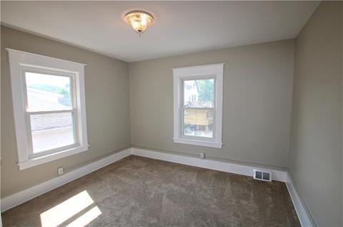 215 E Spring St, Zelienople, PA 16063 photo 14