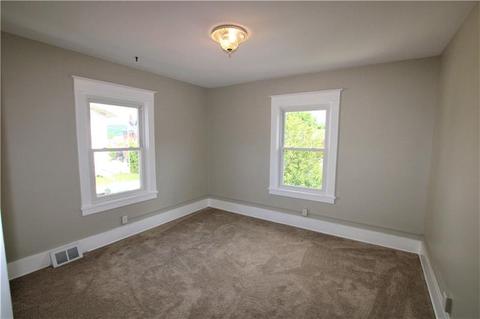 215 E Spring St, Zelienople, PA 16063 photo 16