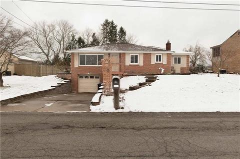 17 Donna Dr, Irwin, PA 15642 photo 2