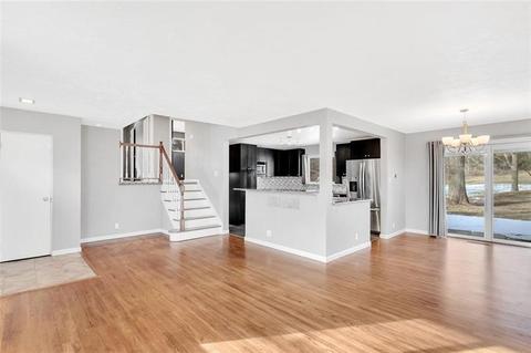 802 Hazel Ave, Mars, PA 16046 photo 3