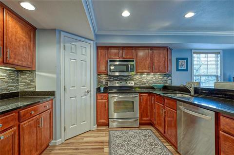 105 Adele Ct, Pittsburgh, PA 15229 photo 6