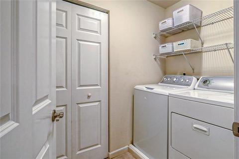 105 Adele Ct, Pittsburgh, PA 15229 photo 21