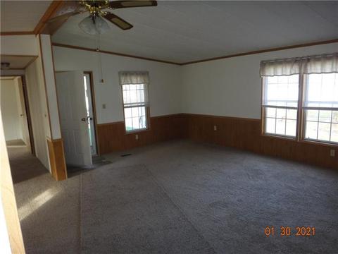 908 Robin Dr, Apollo, PA 15613 photo 2