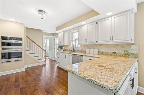 2666 Gloucester Dr, Pittsburgh, PA 15241 photo 6
