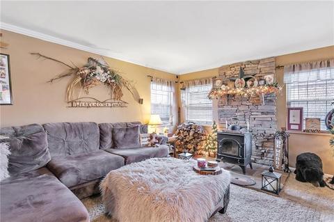 232 Eastern Dr, Lower Burrell, PA 15068 photo 4