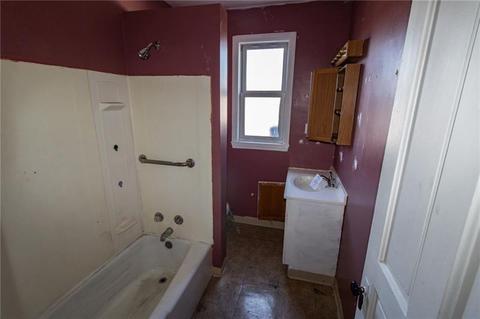 138 Sumner Ave, Vandergrift, PA 15690 photo 6