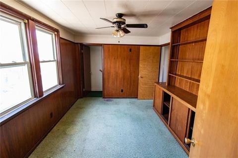 138 Sumner Ave, Vandergrift, PA 15690 photo 4