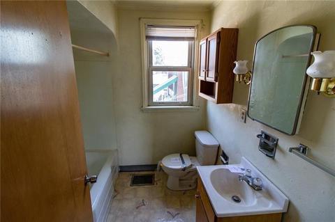 138 Sumner Ave, Vandergrift, PA 15690 photo 5