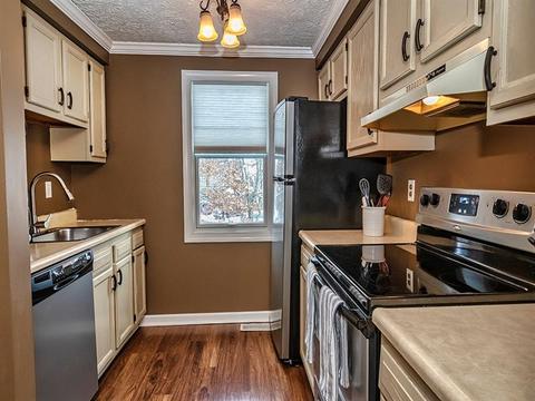 414 Brookside Ct, Seven Fields, PA 16046 photo 9